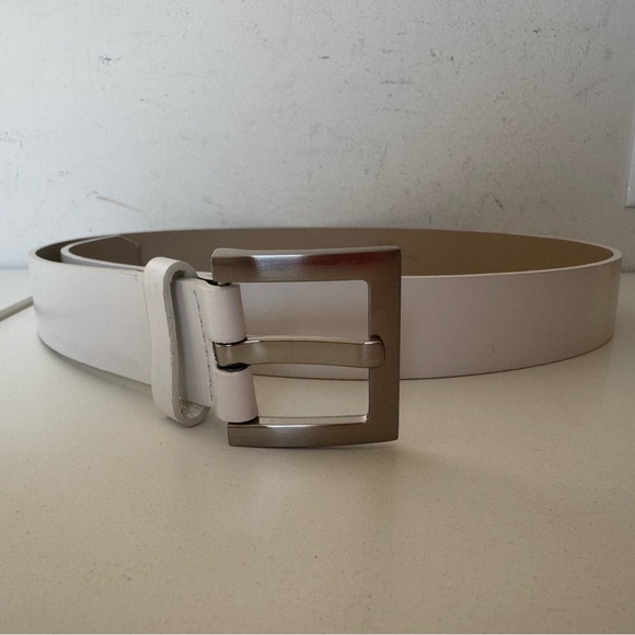 Macy's White Faux Leather Vegan Belt with Silver Buckle - Picture 4 of 7